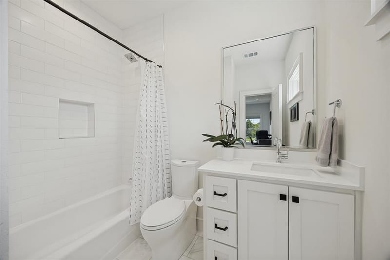 8600 Forest Hills Boulevard, Dallas TX 75218 - Photo 14