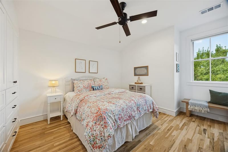 8600 Forest Hills Boulevard, Dallas TX 75218 - Photo 19