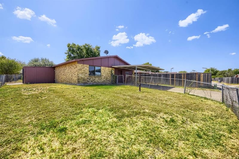 7209 Flameleaf Place, Dallas TX 75249 - Photo 15