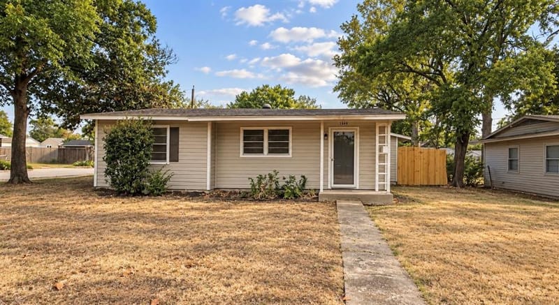 1549 Murray Drive, Garland TX 75042 - Photo 3