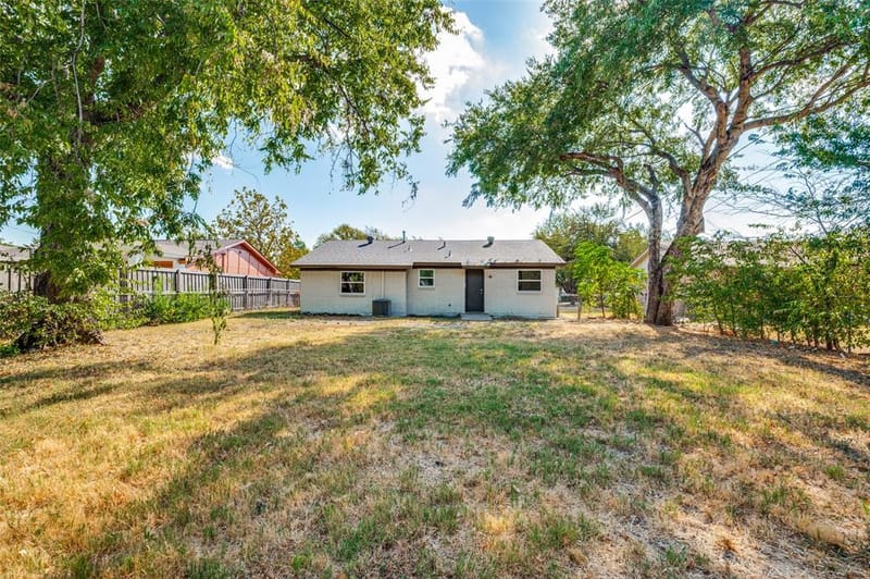 1617 Avenue A, Grand Prairie TX 75051 - Photo 23