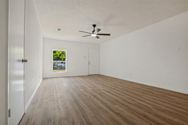 1617 Avenue A, Grand Prairie TX 75051 - Photo 6