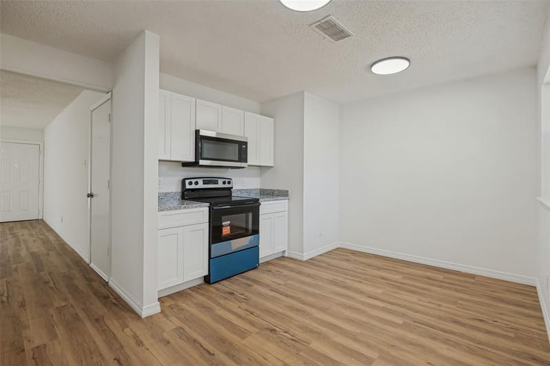 1617 Avenue A, Grand Prairie TX 75051 - Photo 12