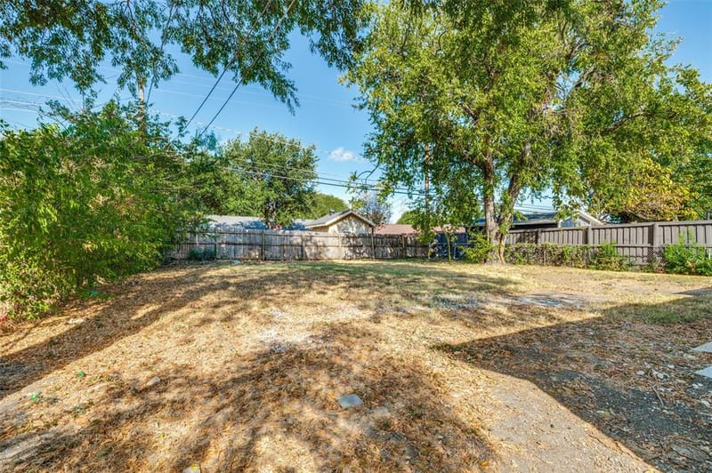 1617 Avenue A, Grand Prairie TX 75051 - Photo 22