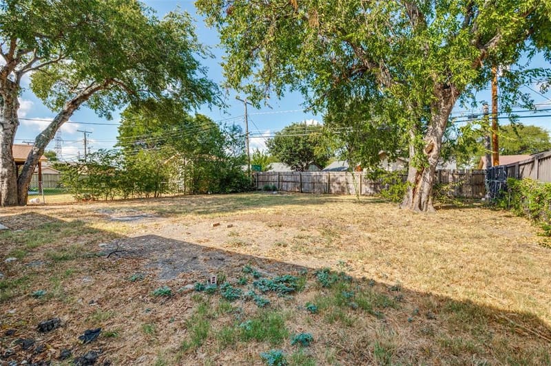 1617 Avenue A, Grand Prairie TX 75051 - Photo 24