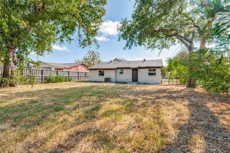 1617 Avenue A, Grand Prairie TX 75051 - Photo 25