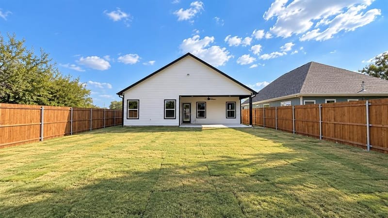 302 W Pine Street, Whitewright TX 75491 - Photo 38