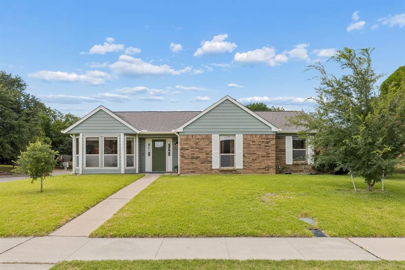 425 Kirkwood Drive, Lewisville TX 75067 - Photo 2