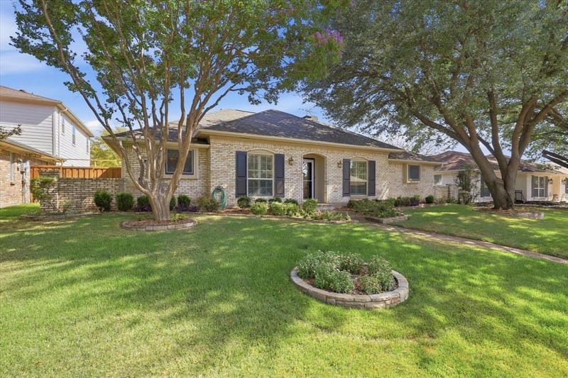 15922 Windy Meadow Drive, Dallas TX 75248 - Photo 3