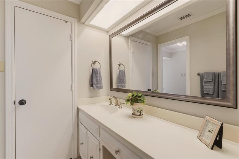 15922 Windy Meadow Drive, Dallas TX 75248 - Photo 25