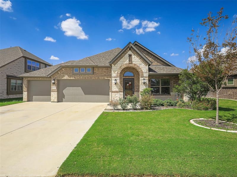 1916 Nightfall Drive, Venus TX 76009