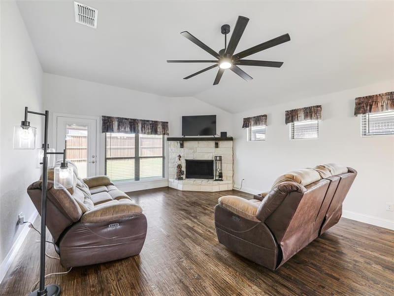 1916 Nightfall Drive, Venus TX 76009 - Photo 5