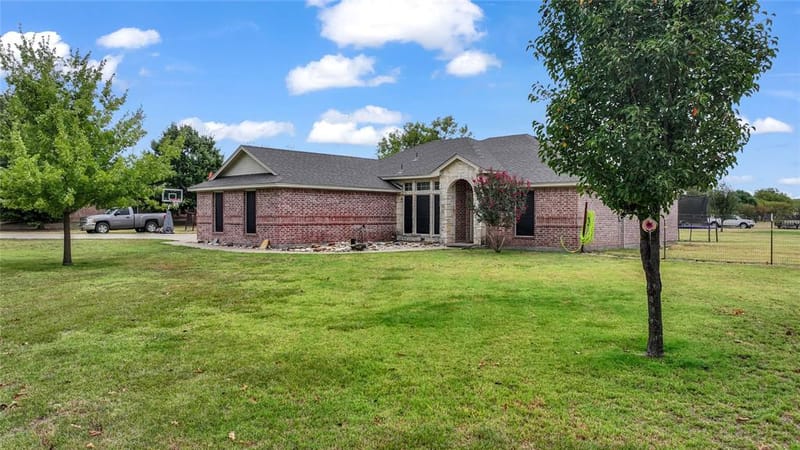 108 Butternut Court, Weatherford TX 76088 - Photo 2
