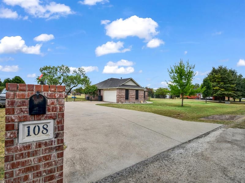 108 Butternut Court, Weatherford TX 76088 - Photo 3