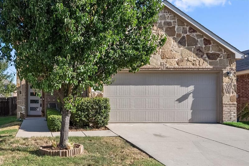 8825 Deadwood Lane, Aubrey TX 76227