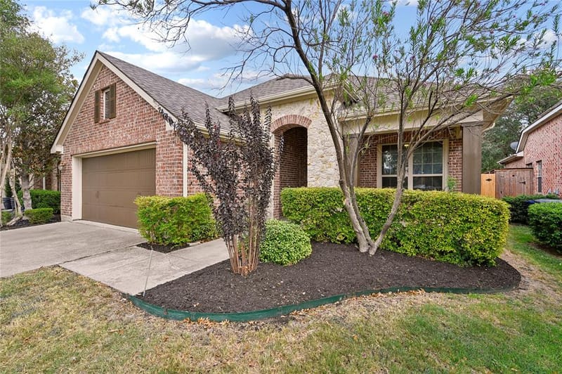 6918 Belteau Lane, Dallas TX 75227 - Photo 2