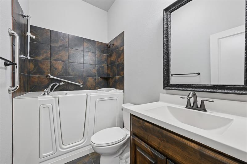 6918 Belteau Lane, Dallas TX 75227 - Photo 16