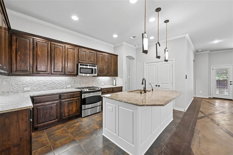 6918 Belteau Lane, Dallas TX 75227 - Photo 4