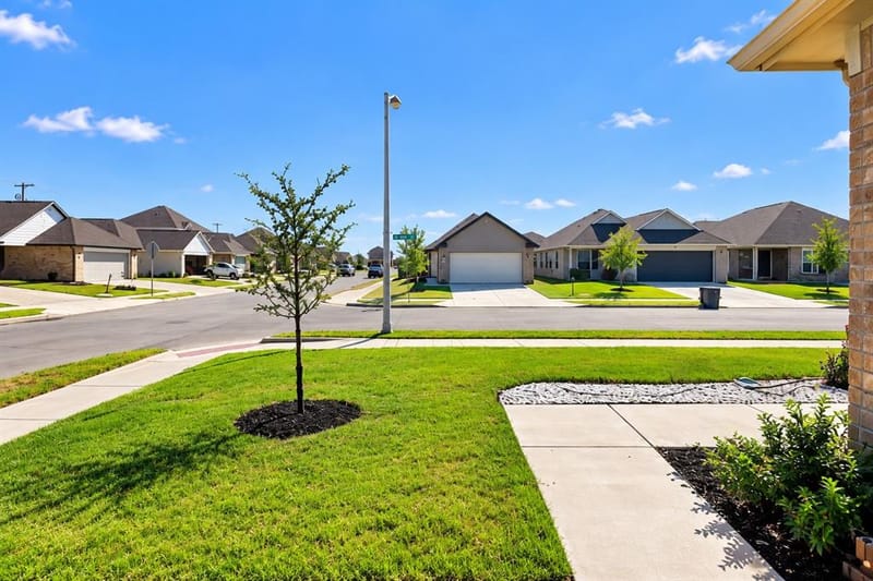 110 Arango Way, Everman TX 76140 - Photo 3
