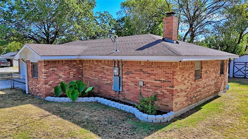 105 E Pecan Street, Saint Jo TX 76265 - Photo 27