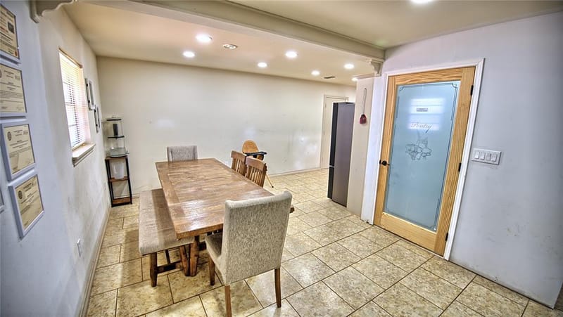 105 E Pecan Street, Saint Jo TX 76265 - Photo 6