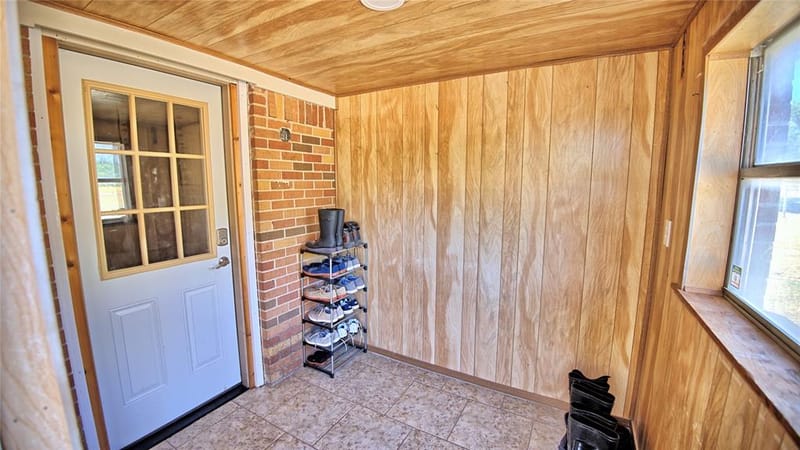 105 E Pecan Street, Saint Jo TX 76265 - Photo 16