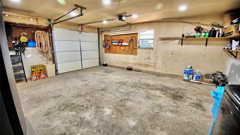 105 E Pecan Street, Saint Jo TX 76265 - Photo 18
