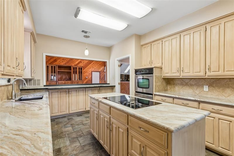 6512 Shorewood Drive, Arlington TX 76016 - Photo 8