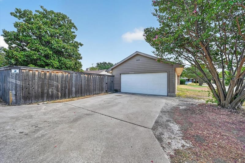 215 Roma Drive, Duncanville TX 75116 - Photo 24