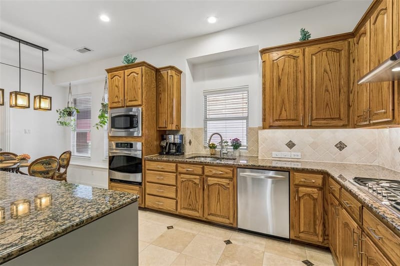 1808 Auburn Drive, Carrollton TX 75007 - Photo 6
