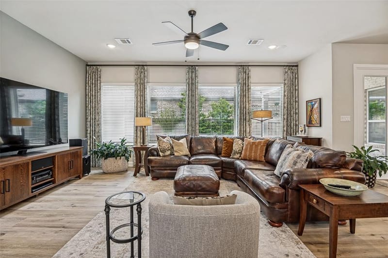 4810 Emerald Grove, Arlington TX 76005 - Photo 13