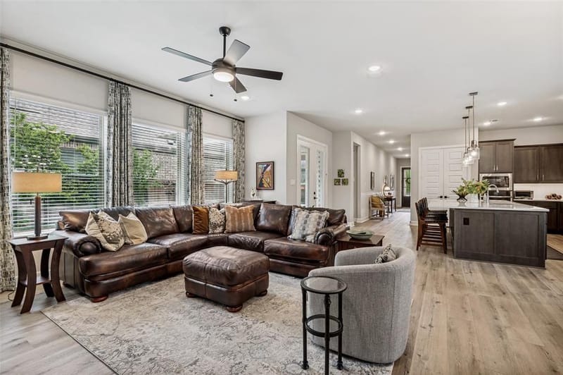4810 Emerald Grove, Arlington TX 76005 - Photo 12