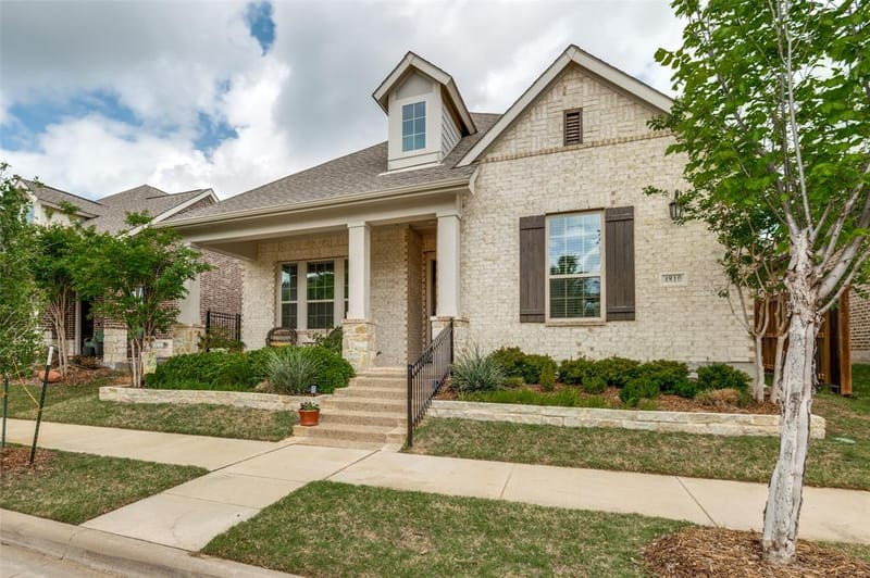 4810 Emerald Grove, Arlington TX 76005 - Photo 3