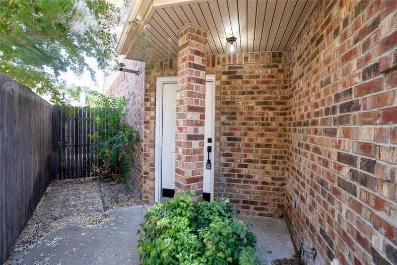 18942 Ravenglen Court, Dallas TX 75287 - Photo 3