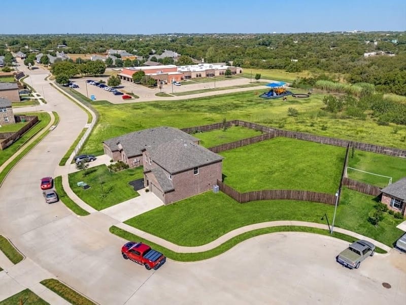 12 Cherryridge Drive, Edgecliff Village TX 76134