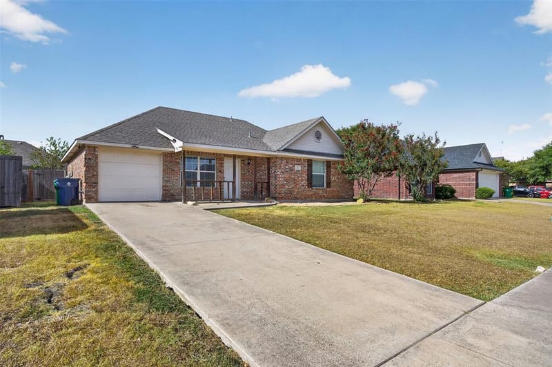 611 Oliver Lane, Waxahachie TX 75165 - Photo 2
