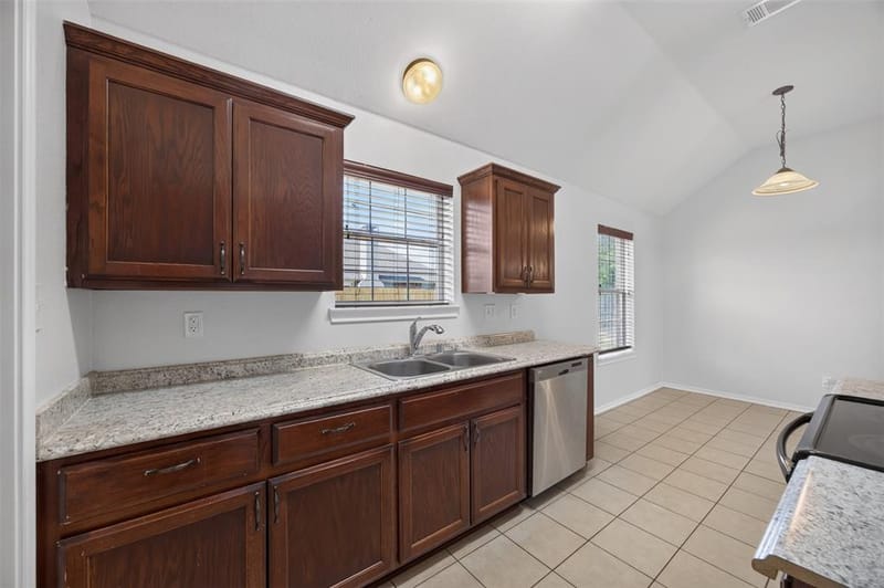 611 Oliver Lane, Waxahachie TX 75165 - Photo 9