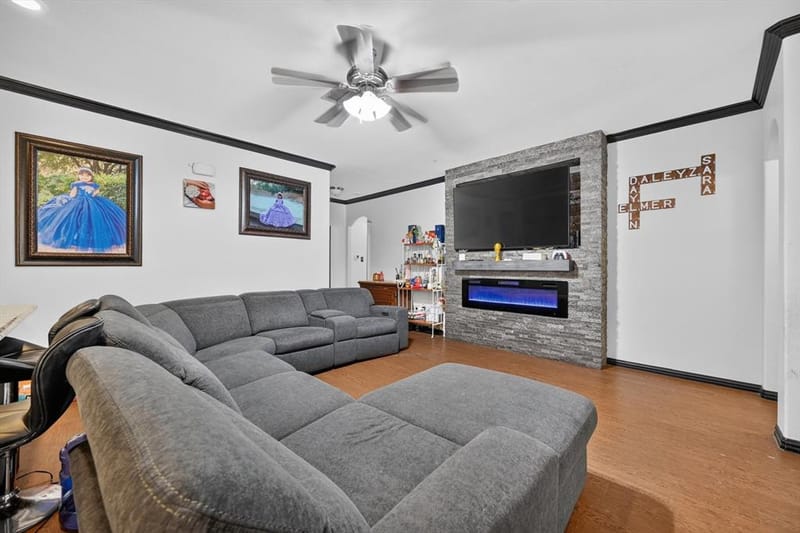 2365 Old Leonard Street, Fort Worth TX 76119 - Photo 6