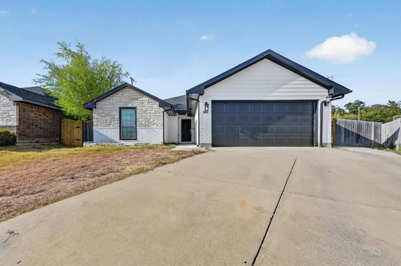 2365 Old Leonard Street, Fort Worth TX 76119