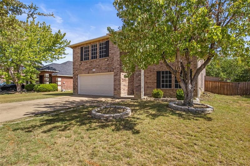 8005 York Beach Place, Arlington TX 76002 - Photo 2