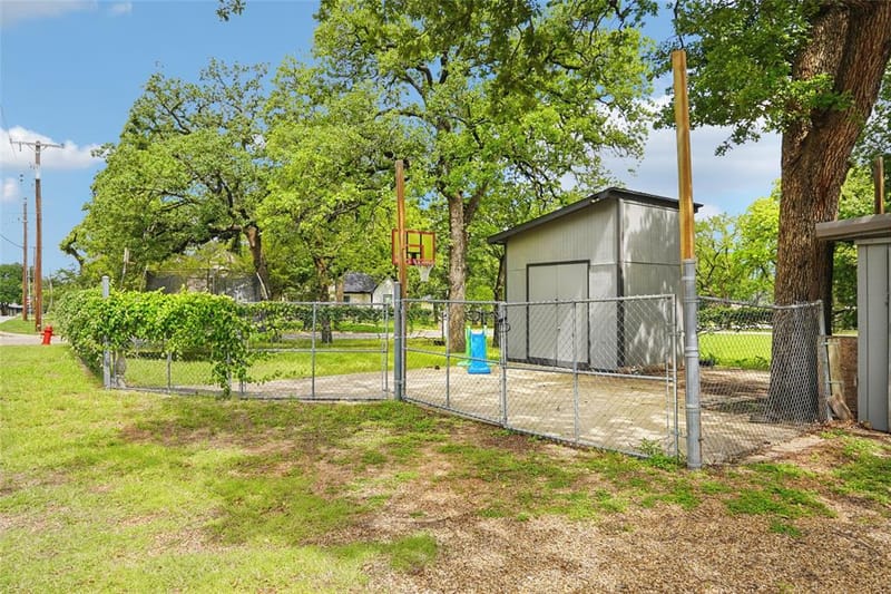 7616 Osage Trail, Lake Worth TX 76135 - Photo 35