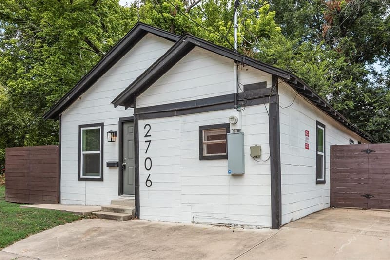 2706 Hector Street, Dallas TX 75210 - Photo 2