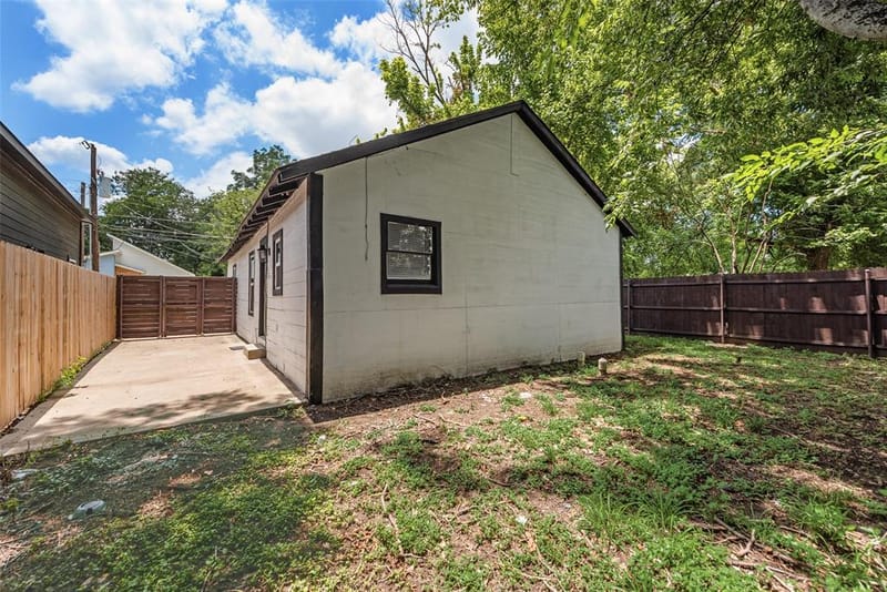 2706 Hector Street, Dallas TX 75210 - Photo 17