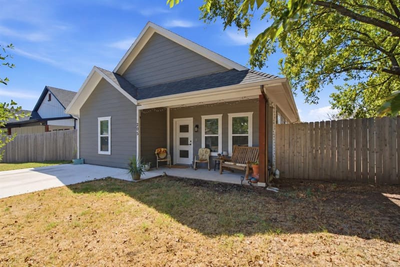 205 Owens Street, Bridgeport TX 76426 - Photo 2