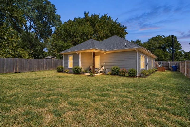 205 Owens Street, Bridgeport TX 76426 - Photo 24