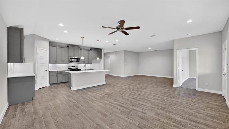 4225 CORNERSTONE Circle, Granbury TX 76048 - Photo 4