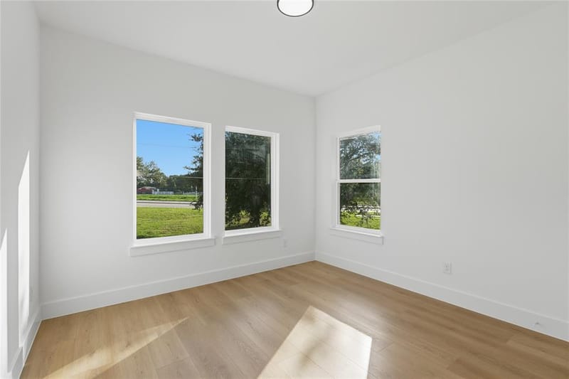 5806 Carlton Garrett Street, Dallas TX 75215 - Photo 19