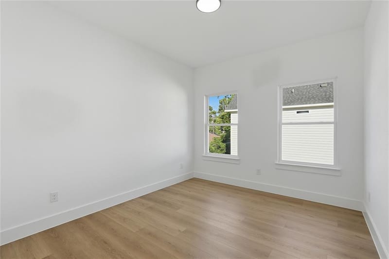 5806 Carlton Garrett Street, Dallas TX 75215 - Photo 21