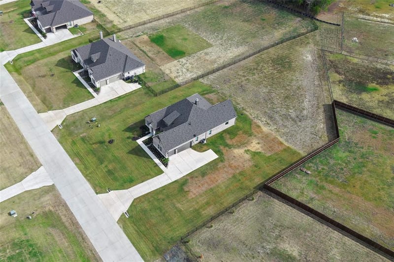 401 Indian Creek Road, Van Alstyne TX 75495 - Photo 4
