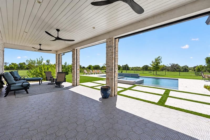 7490 County Road 423, Grandview TX 76050 - Photo 34